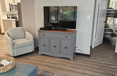 Altaville Cabina | Cozy 4-bedroom cabin with AC and WiFi in charming Arnold