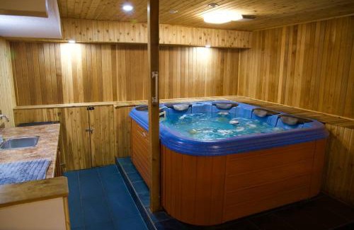 The Blue Mountains Chalet De Esquí | Cozy, 4 Bedroom Chalet, 10 min walk to Village