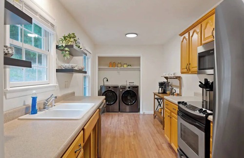 Elkton Cabaña | Cozy 4-bedroom cottage ~5min from Shenandoah National Park