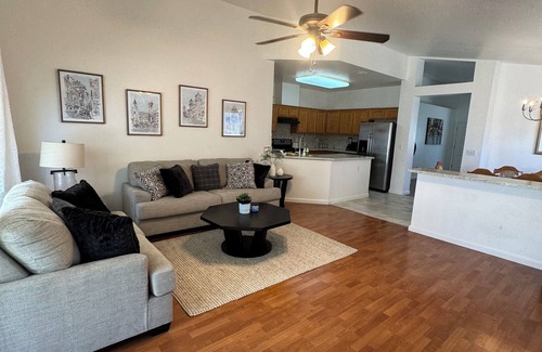 Turlock Casa | Cozy 4 bedroom family getaway home. Pet friendly home.