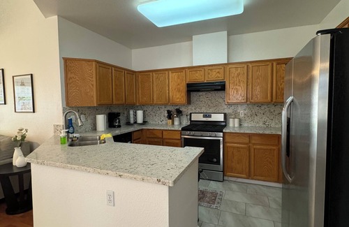 Turlock Casa | Cozy 4 bedroom family getaway home. Pet friendly home.