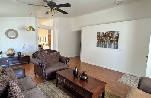 Turlock Casa | Cozy 4 bedroom family getaway home. Pet friendly home.