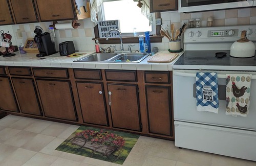 Westminster Casa | Cozy 4-bedroom home located on farm in Westminster with AC, Wi-Fi, pet friendly