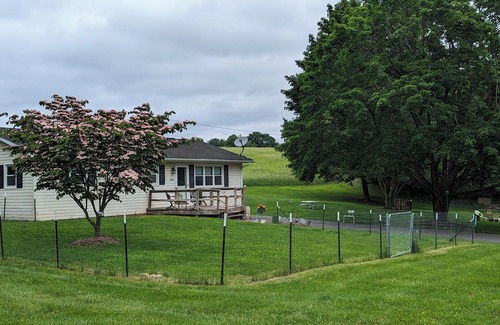 Westminster Casa | Cozy 4-bedroom home located on farm in Westminster with AC, Wi-Fi, pet friendly