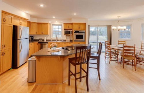 Franconia Casa | Cozy 4 bedroom house for rent in the heart of the Mountains. Minutes to Cannon.
