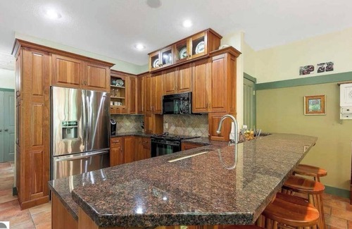 Glen Arbor Casa | Cozy 4-bedroom house in enchanting Glen Arbor with AC, WiFi