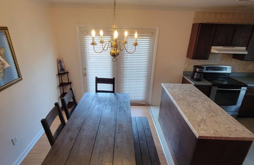 Greensboro Casa | Cozy 4-bedroom house with AC and WiFi near downtown Greensboro