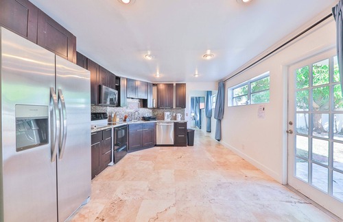 Highland Garden Casa | Cozy 4-bedroom house in enjoyable Hollywood with AC, WiFi