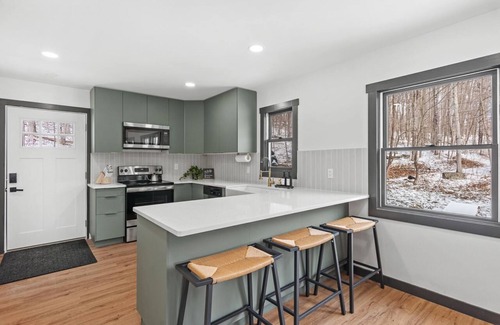 Jewett Cabina | Cozy 4-Bedroom Modern Mountaintop Retreat in Jewett