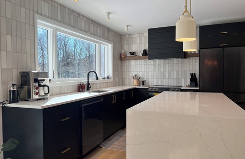 Elka Park Cabina | Cozy 4-bedroom Mountain Home with Pool & Hot Tub in Enchanting Elka Park