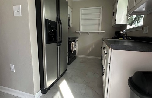 Columbia Casa | Cozy 4-bedroom townhome with spacious backyard–7 min to campus, 3 min to coffee!