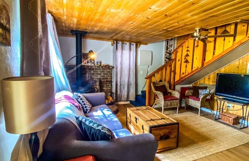 Wofford Heights Cabina | Cozy 4 Bedroom Cabin by the Lake