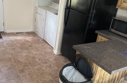 North Augusta Casa | Cozy 4 bedroom with spiral staircase and fireplace