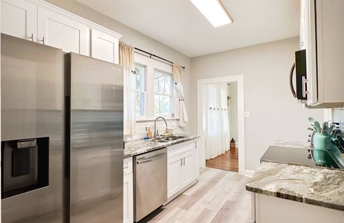 Lakeland Casa | Cozy 4 bedroom with Rustic Charm