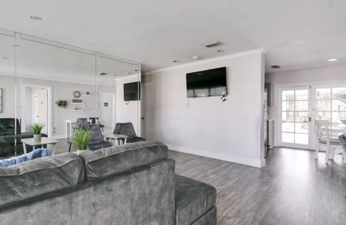 West Hollywood Casa | Cozy 4bed/2bath home with heated pool & Jacuzzi