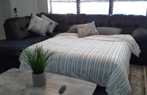 West Hollywood Casa | Cozy 4bed/2bath home with heated pool & Jacuzzi