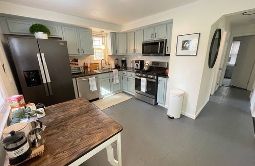 Berea Casa | Cozy 4BR & 2 Bath-CLE, BW, IX Center-walkout basement - firepit - dog friendly!