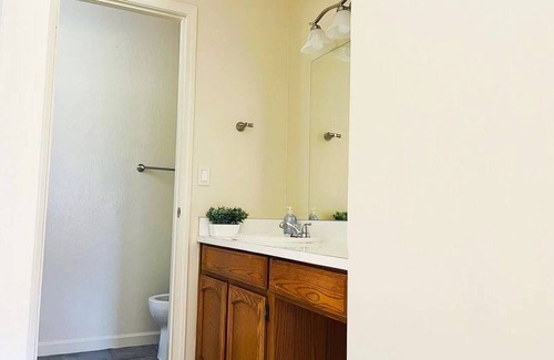 Union City Casa | COZY 4BR/2BA house Silicon W/D AC parking