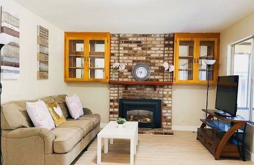 Union City Casa | COZY 4BR/2BA house Silicon W/D AC parking