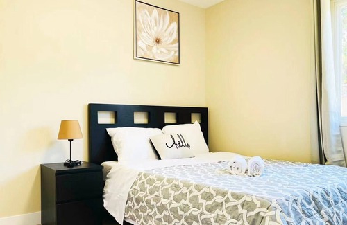 Union City Casa | COZY 4BR/2BA house Silicon W/D AC parking