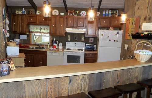 Beech Mountain Cabaña | Cozy 4BR Beech Mountain cottage with views, adventure, and comfort for all.