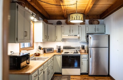 Lake Ariel Casa | Cozy 4BR Escape in Amenity Filled Hideout