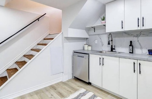 Hamilton Casa | Cozy 5 bedroom close to trails & mountain scenery