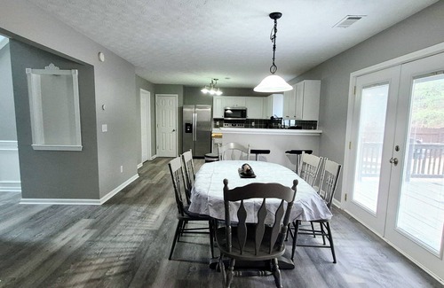 Buford Casa | Cozy 5-bedroom Home with Spacious Deck