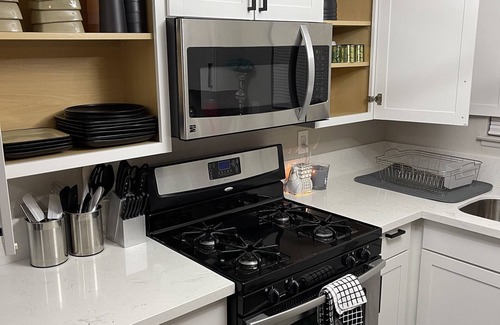 North Las Vegas Casa | Cozy 5 bedroom sleeps 14+