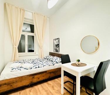 Liesing Apartamento | Cozy 5 BR Shared Apartment for 10P 10-Min to Kaufpark Alterlaa