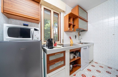 Grado Pineta Apartamento | Cozy 56 sqm ground-floor apartment featuring a balcony running along the entire perimeter and a private garden, perfect for relaxation and tranquility. Located in Grado Pineta, a green and quiet area just steps from the sea and nature trails, it offers t