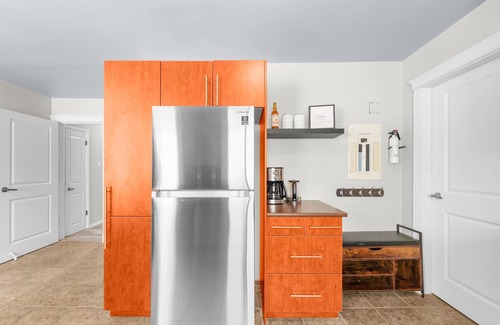 Edmonton Casa | Cozy 5BR, Steps to University of Alberta, Hospital, Whyte Ave, River Valley