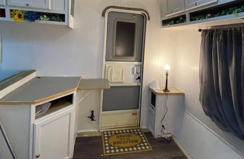 Columbus Alquiler De RV | Cozy 5th Wheel Camper on a Wooded Site! Close to everything!