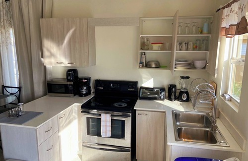 Portmore Casa | Cozy 8-Person Retreat In Gated Community Near Shops & Beaches!