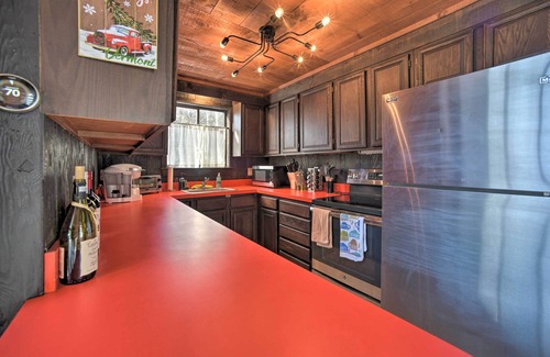 Wilmington Cabina | Cozy A-Frame Cabin w/ Pool Table: 8 Mi to Mt Snow!