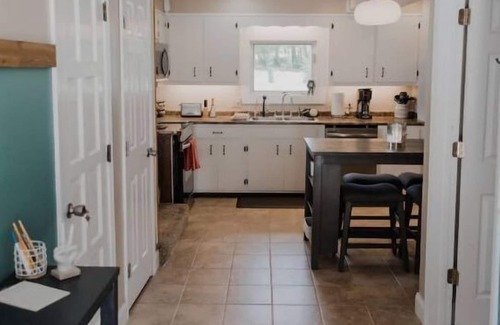 North Brookhaven Cabina | Cozy A-frame in North Georgia mountains with NEW hot tub