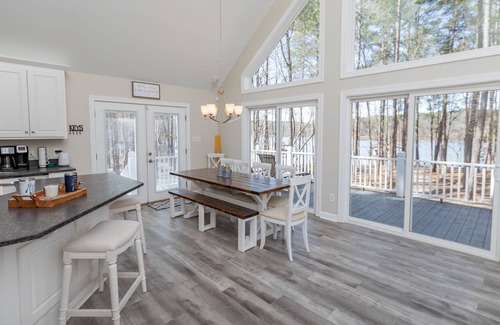 Wise Casa | Cozy A Frame on the lake!