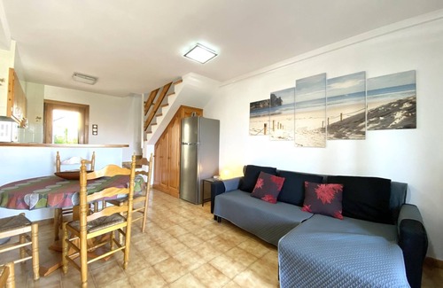 L'Escala Cabaña | Acogedora y céntrica casa con piscina comunitaria