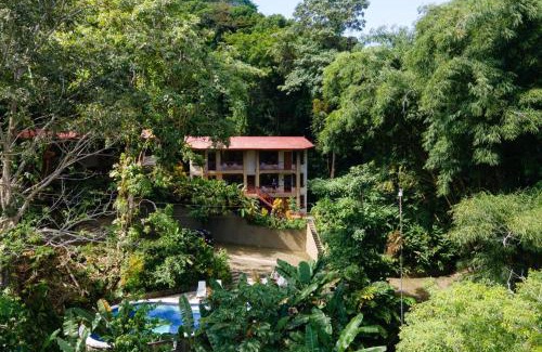 Quepos Apartamento | Cozy AC EcoCondo 4 with Pool Wildlife Visits