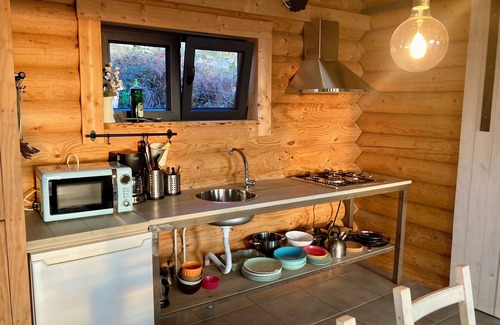 Molares Chalet De Esquí | Cozy accommodation with hot tub with panoramic views of mountain and valley