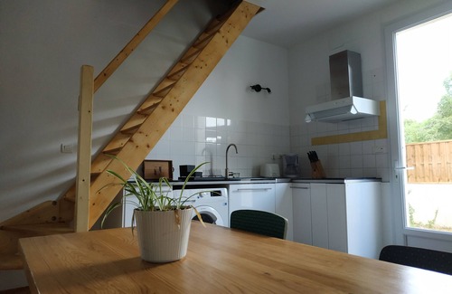 Herm Casa | Acogedor alojamiento con jardín cerca del océano.