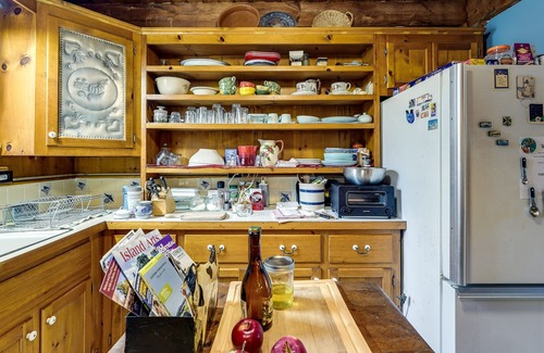 Town of Beekmantown Cabina | Cozy Adirondack Cabin Retreat in West Chazy!