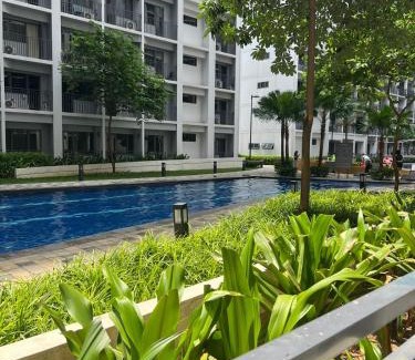 Barangay 76 Apartamento | Cozy & Aesthetic walking distance to MOA,near NAIA AIRPORT with NETFLIX,MINIVIDEOKE,BOARDGAMES-DUXE4