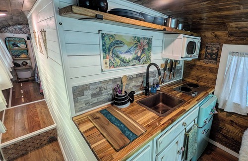 Ybor City Casa | Cozy AF Medusa the Bus-Lux