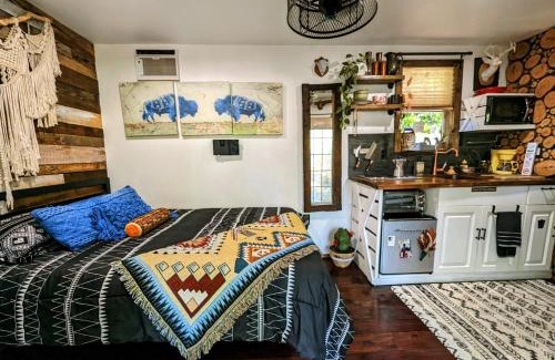 Ybor City Casa | Cozy AF Tiny-House Oasis