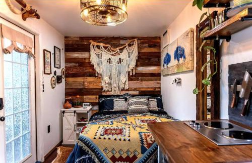 Ybor City Casa | Cozy AF Tiny-House Oasis