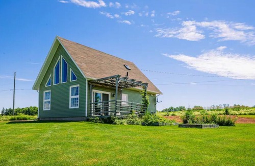 Queens County Casa | Cozy All Season Country Cottage- 15 min to Charlottetown