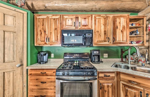 Alto Cabina | Cozy Alto Cabin on 2 Acres: Near Fishing & Skiing!