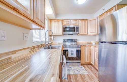 Midtown Anchorage Apartamento | Cozy Anchorage Apartment w/ Mountain Views