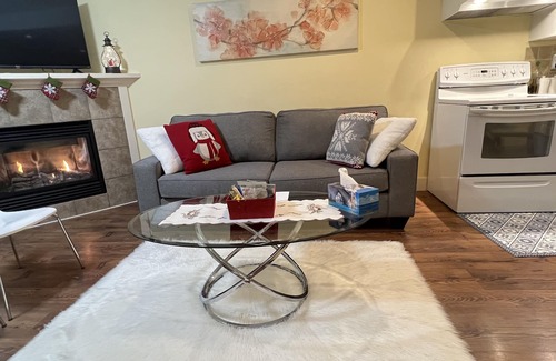 Upper Ten Oaks Casa | Cozy and bright 2-bedroom home with comfort stay